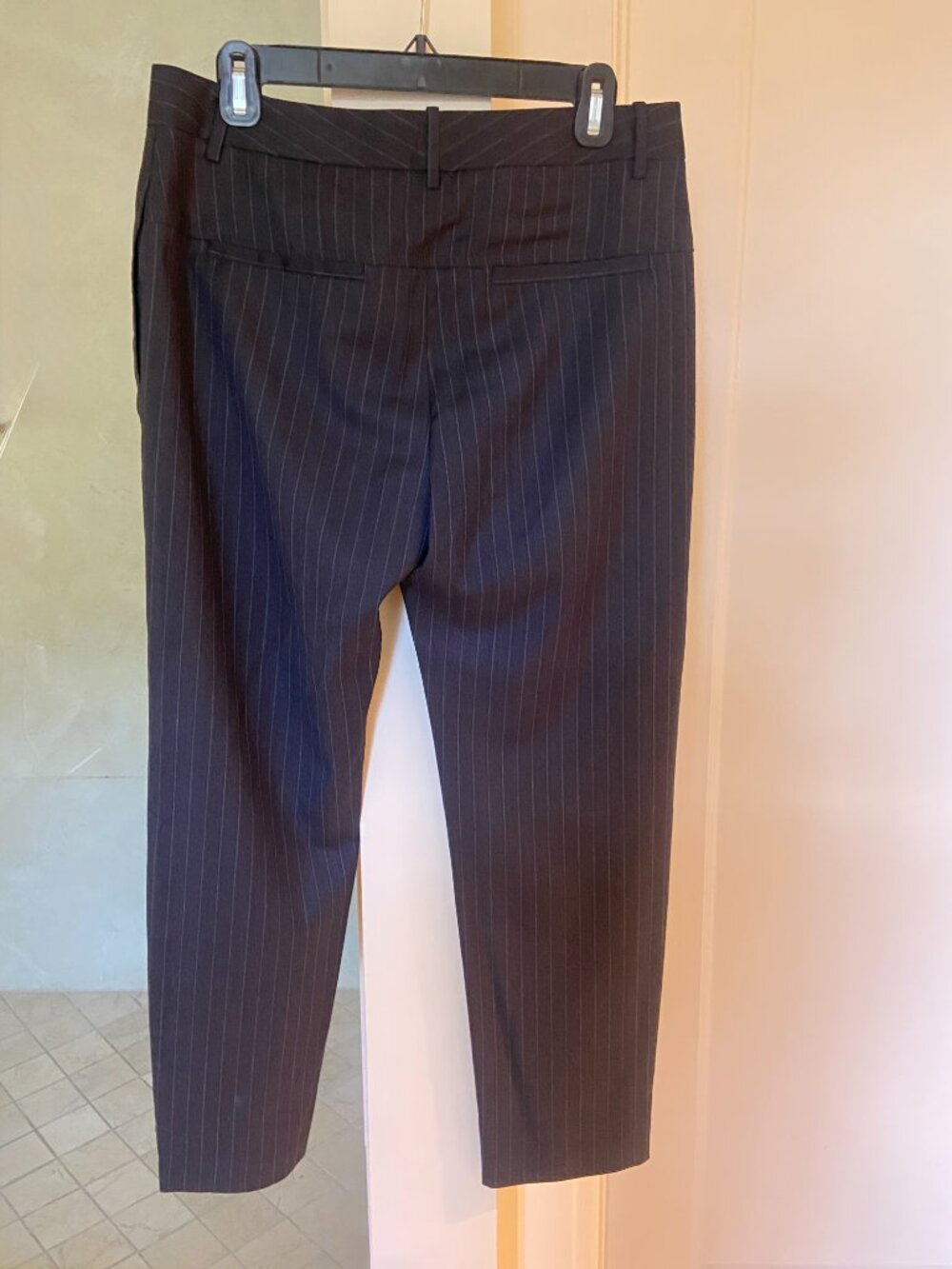 NWT Nili Lotan Tel Aviv Pant, Lightweight Wool, Charcoal Stripe, Size 8 - Picture 3 of 7